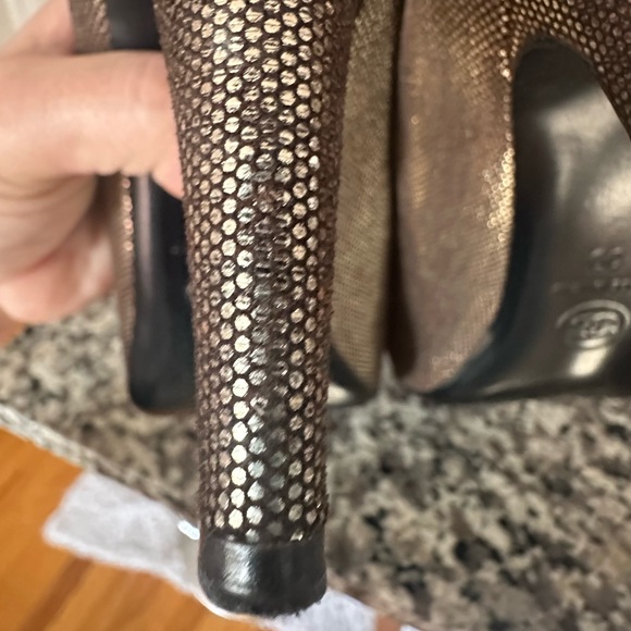 Authentic Chanel Gold Heels Pumps Size 39 - Picture 9 of 13
